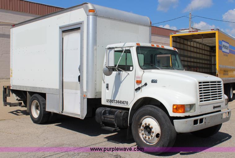 image for item J3659 2000 International 4700 box truck