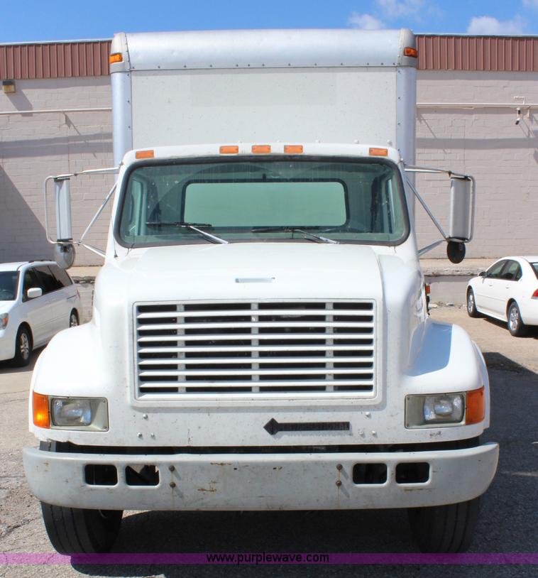 image for item J3659 2000 International 4700 box truck