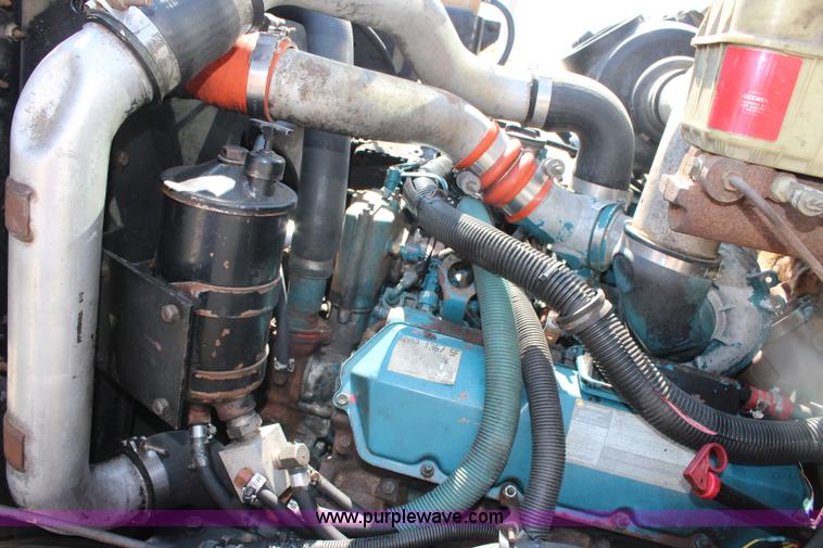 image for item J3659 2000 International 4700 box truck