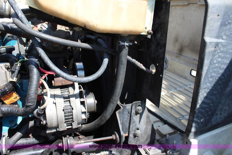 image for item J3659 2000 International 4700 box truck