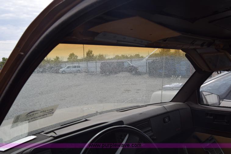 image for item J7203 1987 Chevrolet S10 pickup truck