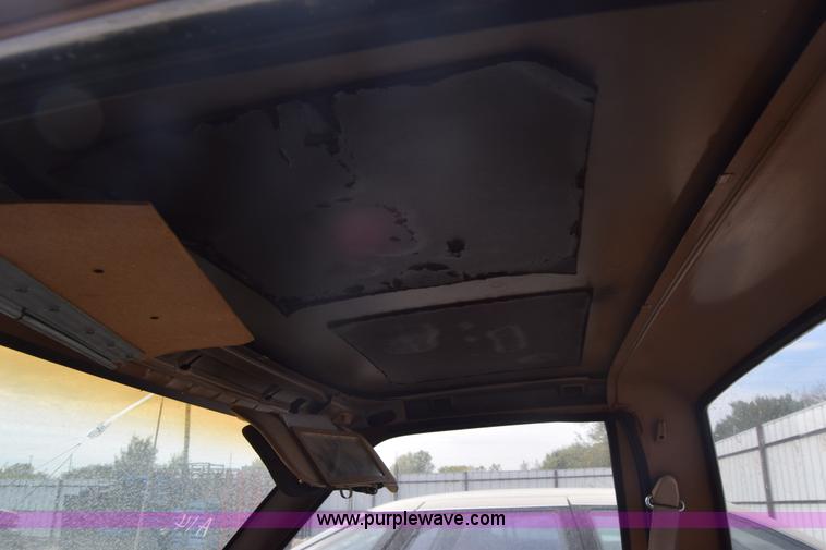 image for item J7203 1987 Chevrolet S10 pickup truck