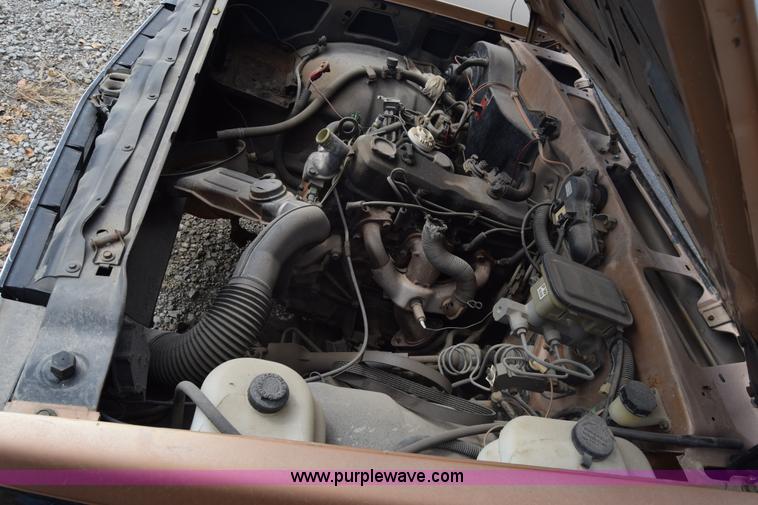 image for item J7203 1987 Chevrolet S10 pickup truck