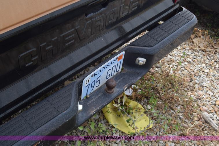 image for item J7203 1987 Chevrolet S10 pickup truck