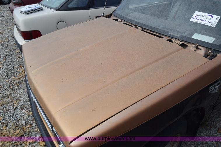 image for item J7203 1987 Chevrolet S10 pickup truck