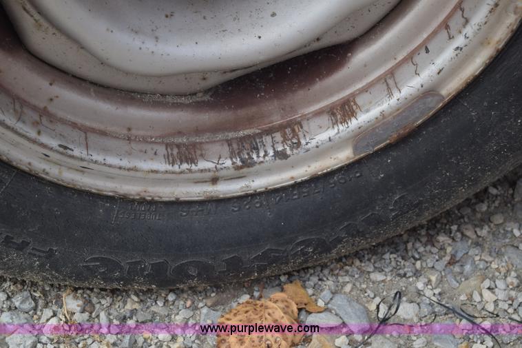 image for item J7203 1987 Chevrolet S10 pickup truck