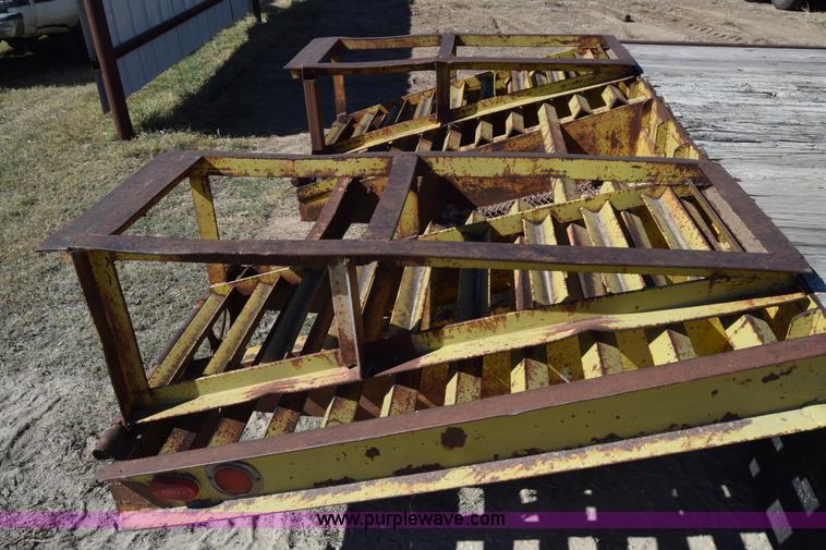 image for item J7844 1984 Carrier King equipment trailer