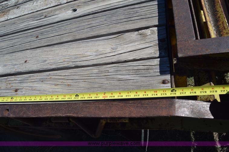 image for item J7844 1984 Carrier King equipment trailer