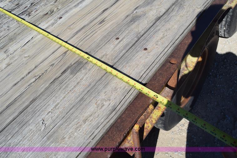 image for item J7844 1984 Carrier King equipment trailer