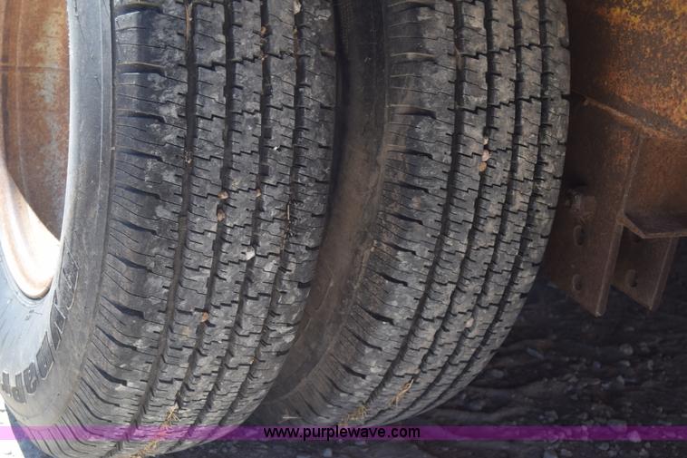 image for item J7844 1984 Carrier King equipment trailer