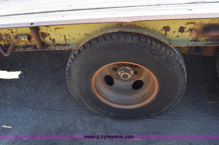 image for item J7844 1984 Carrier King equipment trailer