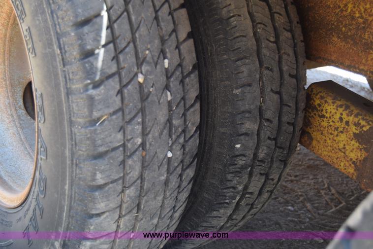 image for item J7844 1984 Carrier King equipment trailer