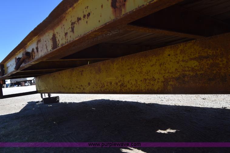 image for item J7844 1984 Carrier King equipment trailer