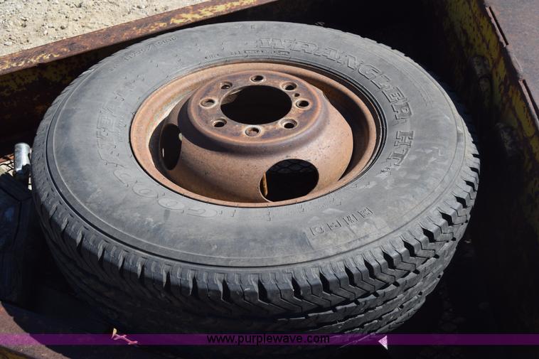 image for item J7844 1984 Carrier King equipment trailer