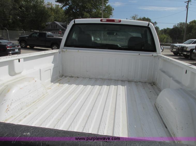 image for item J8719 2006 Chevrolet Silverado 2500HD pickup truck