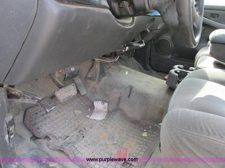 image for item J8719 2006 Chevrolet Silverado 2500HD pickup truck