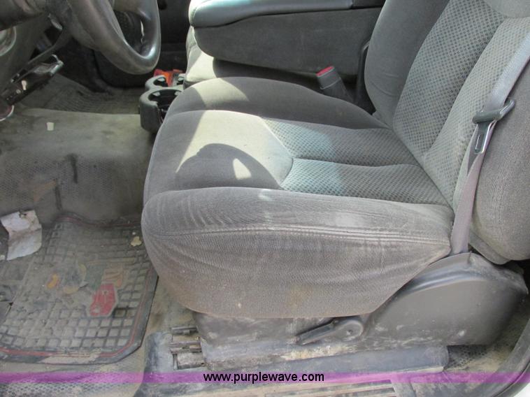 image for item J8719 2006 Chevrolet Silverado 2500HD pickup truck