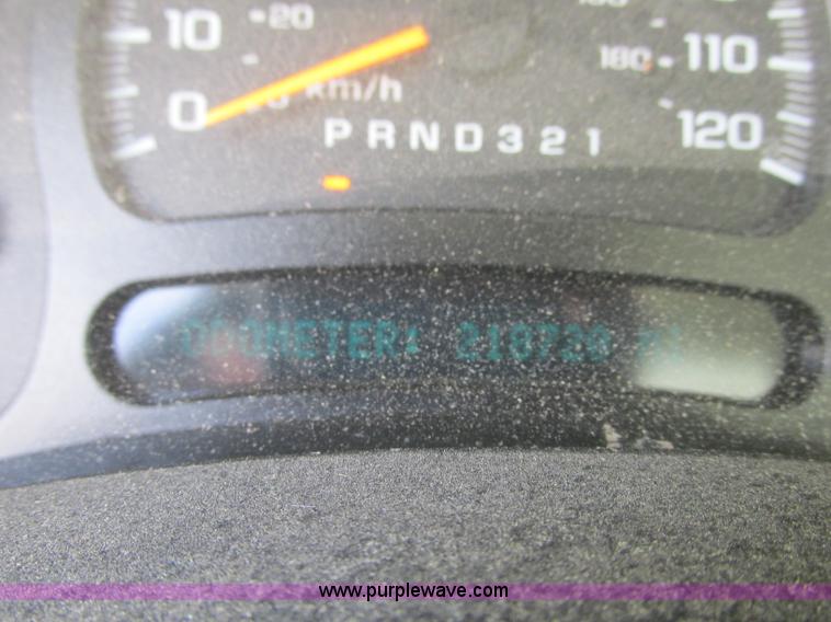 image for item J8719 2006 Chevrolet Silverado 2500HD pickup truck