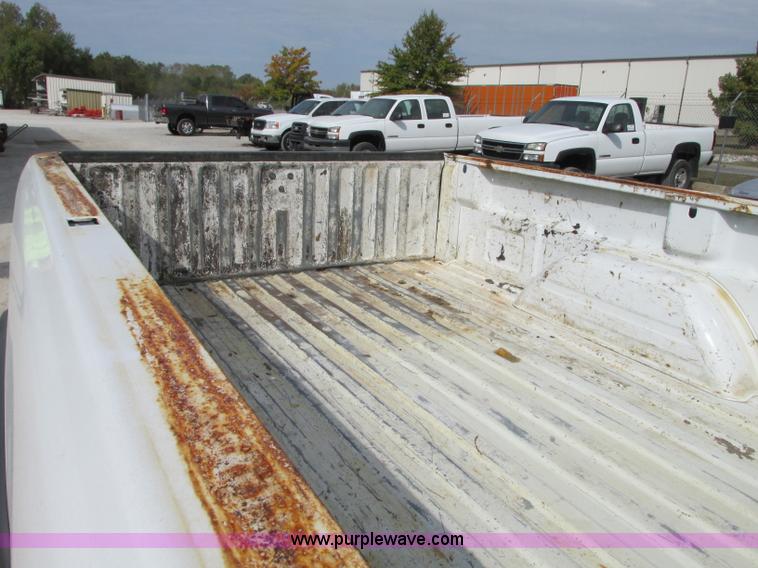 image for item J8720 2006 Chevrolet Silverado 2500HD pickup truck