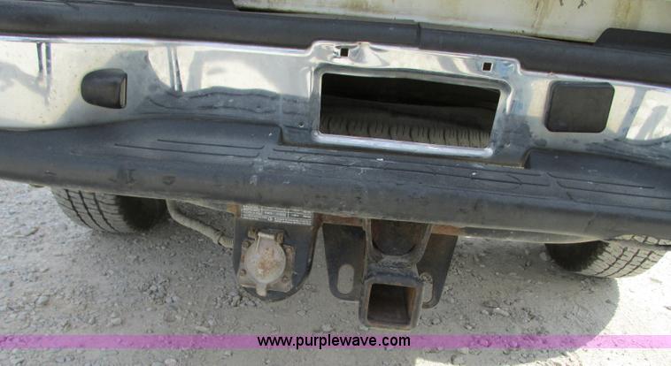 image for item J8720 2006 Chevrolet Silverado 2500HD pickup truck