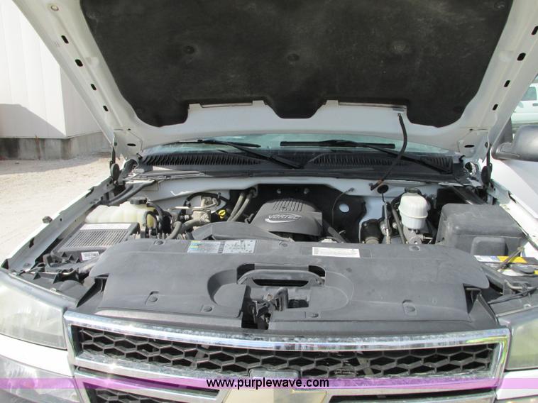 image for item J8720 2006 Chevrolet Silverado 2500HD pickup truck