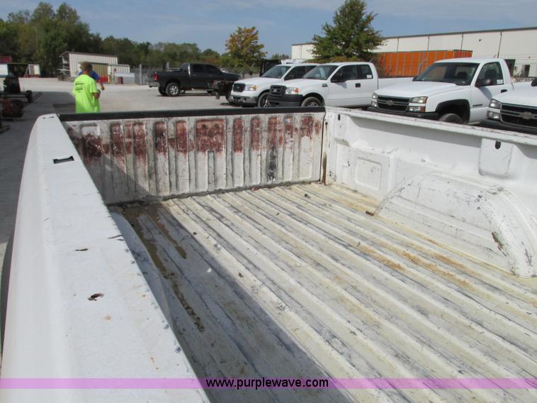 image for item J8721 2006 Chevrolet Silverado 2500HD Crew Cab pickup truck