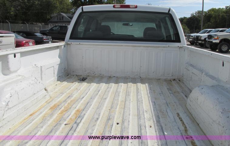 image for item J8721 2006 Chevrolet Silverado 2500HD Crew Cab pickup truck