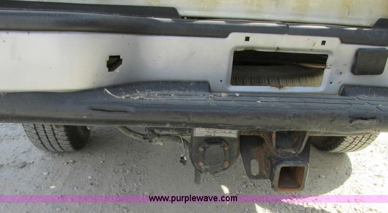 image for item J8721 2006 Chevrolet Silverado 2500HD Crew Cab pickup truck