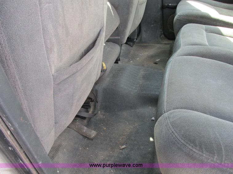 image for item J8721 2006 Chevrolet Silverado 2500HD Crew Cab pickup truck