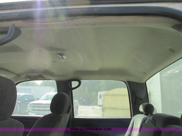 image for item J8721 2006 Chevrolet Silverado 2500HD Crew Cab pickup truck