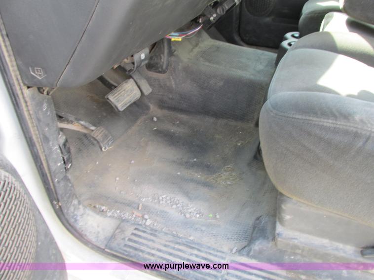 image for item J8721 2006 Chevrolet Silverado 2500HD Crew Cab pickup truck