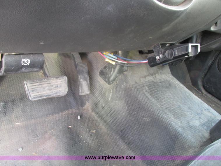 image for item J8721 2006 Chevrolet Silverado 2500HD Crew Cab pickup truck