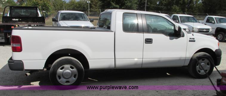 image for item J8722 2006 Ford F150 XL SuperCab pickup truck