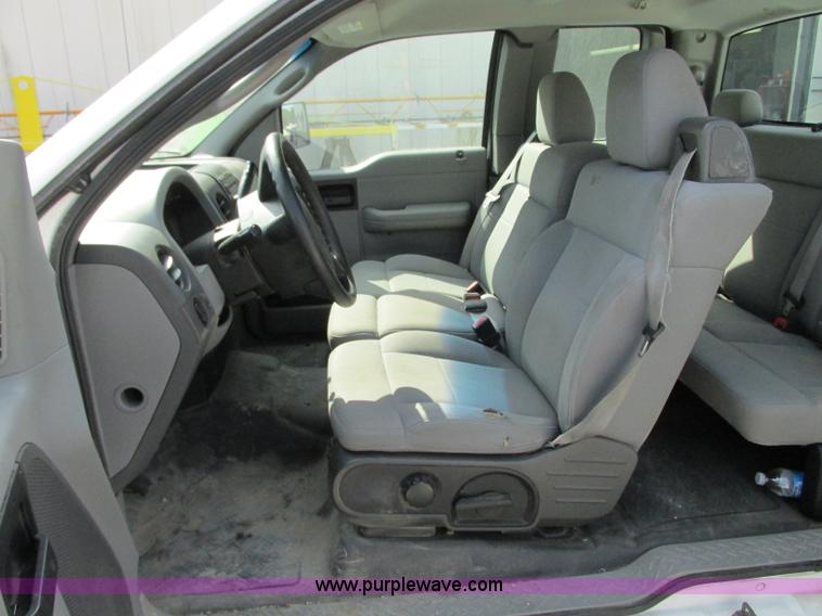image for item J8722 2006 Ford F150 XL SuperCab pickup truck