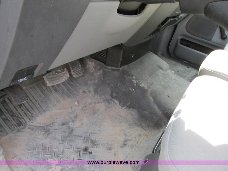 image for item J8722 2006 Ford F150 XL SuperCab pickup truck