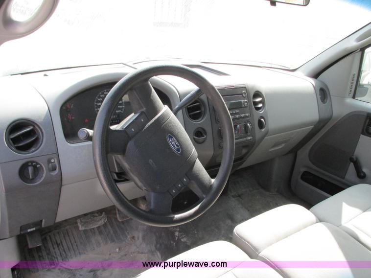 image for item J8722 2006 Ford F150 XL SuperCab pickup truck