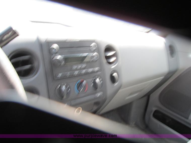 image for item J8722 2006 Ford F150 XL SuperCab pickup truck