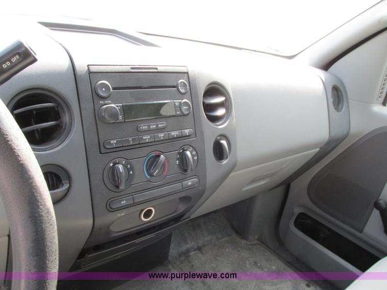 image for item J8722 2006 Ford F150 XL SuperCab pickup truck