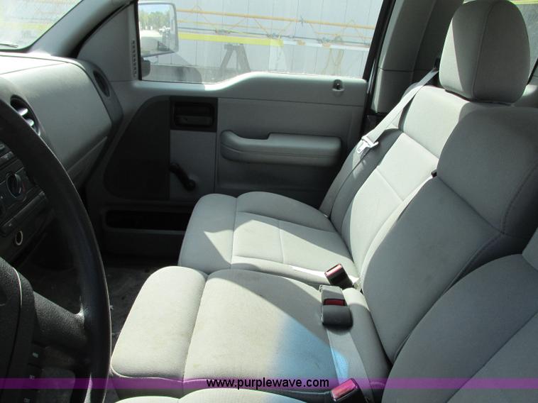 image for item J8722 2006 Ford F150 XL SuperCab pickup truck