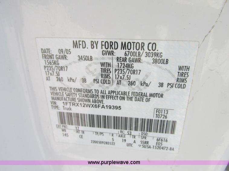 image for item J8722 2006 Ford F150 XL SuperCab pickup truck