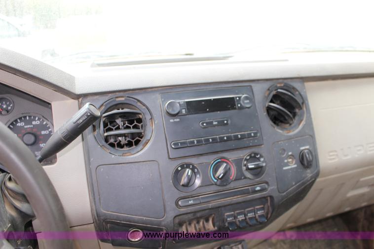 image for item K1195 2008 Ford F350 Super Duty XL flatbed pickup truck