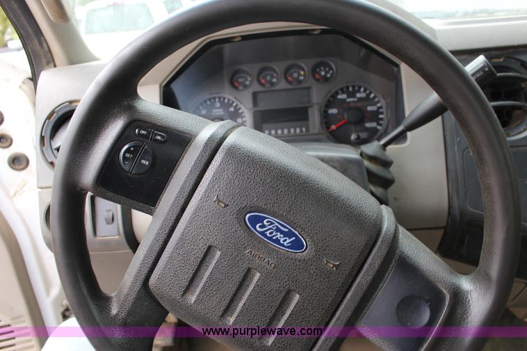 image for item K1195 2008 Ford F350 Super Duty XL flatbed pickup truck
