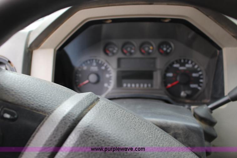 image for item K1195 2008 Ford F350 Super Duty XL flatbed pickup truck