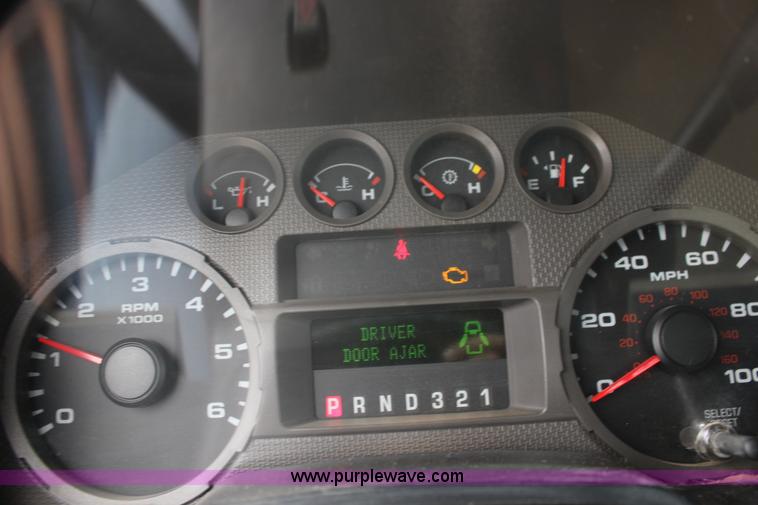 image for item K1195 2008 Ford F350 Super Duty XL flatbed pickup truck