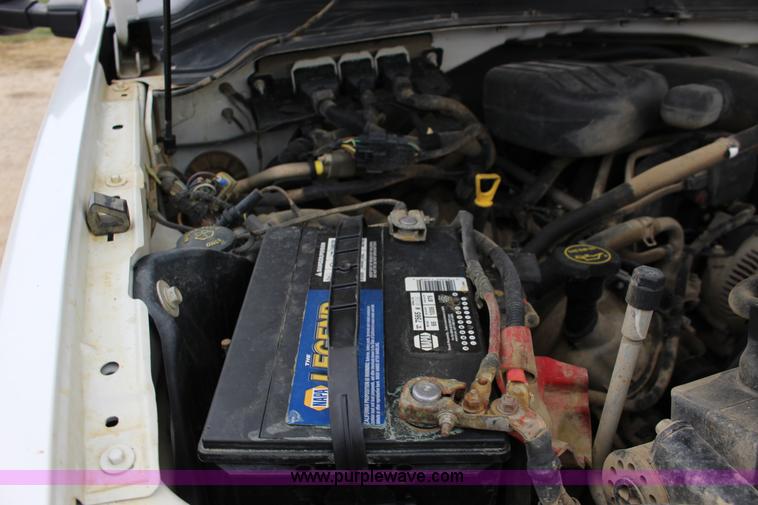 image for item K1195 2008 Ford F350 Super Duty XL flatbed pickup truck