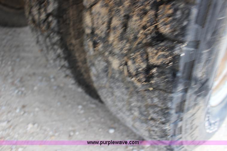 image for item K1195 2008 Ford F350 Super Duty XL flatbed pickup truck