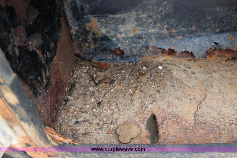 image for item K1195 2008 Ford F350 Super Duty XL flatbed pickup truck