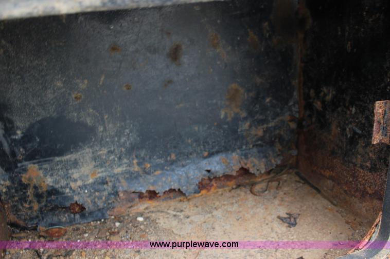 image for item K1195 2008 Ford F350 Super Duty XL flatbed pickup truck