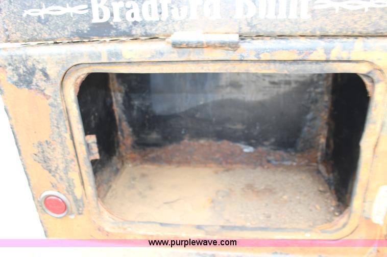 image for item K1195 2008 Ford F350 Super Duty XL flatbed pickup truck