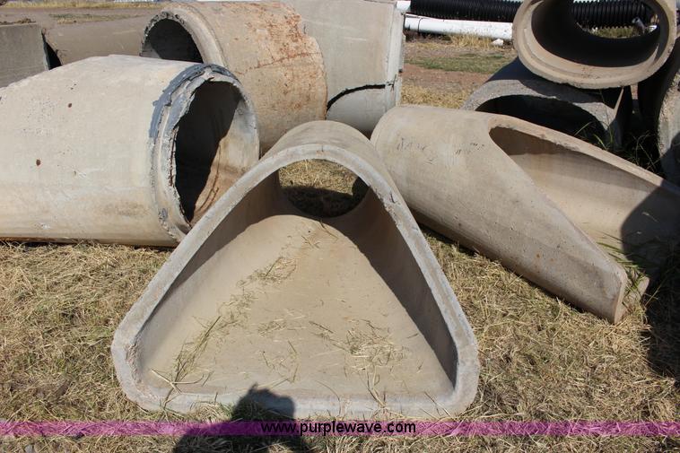 image for item K1207 Assorted concrete culverts